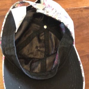 Claire's Accessories - Patterned cap. Claire's Accessories - Patterned cap.